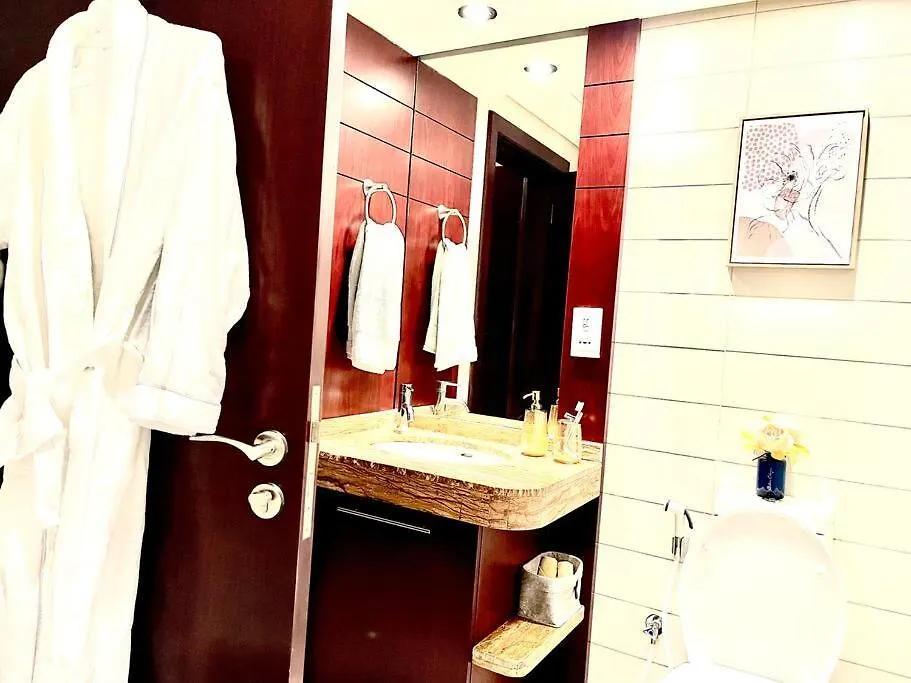 Spacious Studio Downtown Dubai - Walk To Dubai Mall
